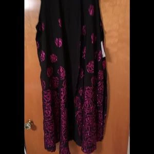 Lularoe Elegant Joy Black and Fuschia.  Size M.